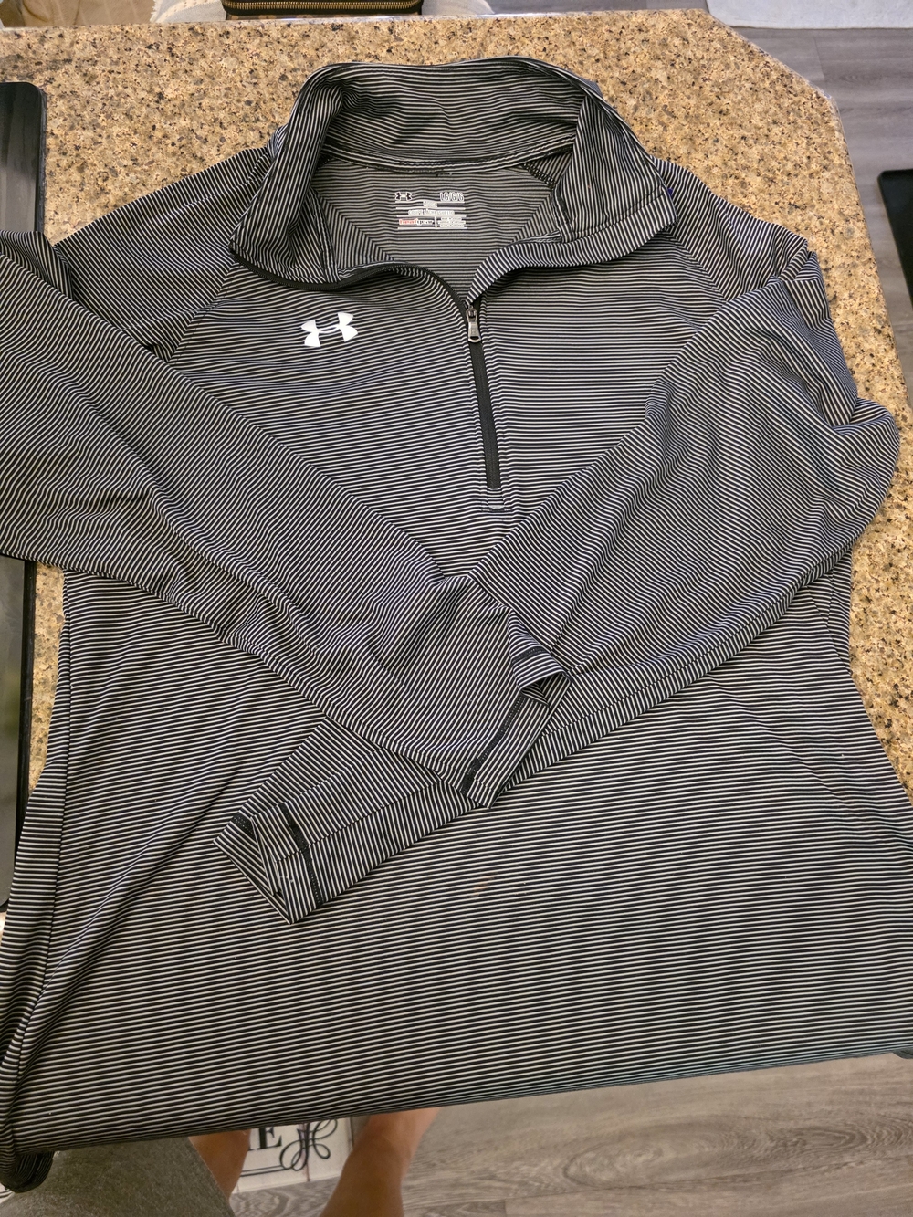 Large Womens UNDER armor Dryfit 3/4 Zip Long Sleeve